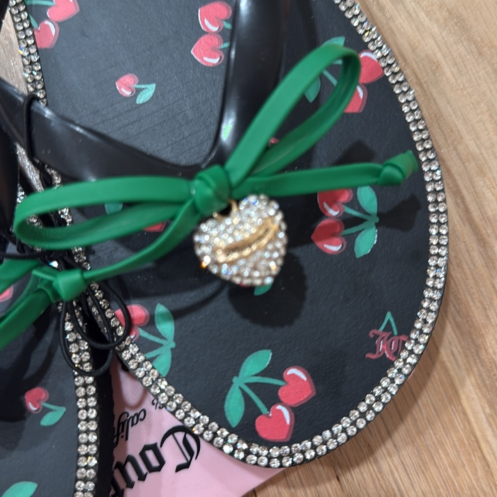 Juicy Couture Black and Green Cherry Sandals NWT SIZE 7 - Picture 3 of 3